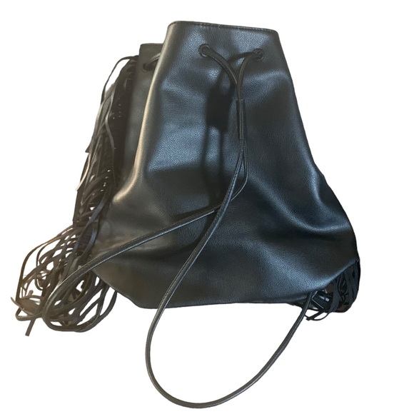 🚩SOLD🚩 NWT Victoria's Secret Limited Edition 2015 Fringe Faux Leather Tote Bag - Picture 2 of 9